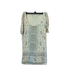 Lucky brand Pull Over top Size Large Gray and white paisley. good condition